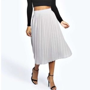 NWT Pleated Skirt